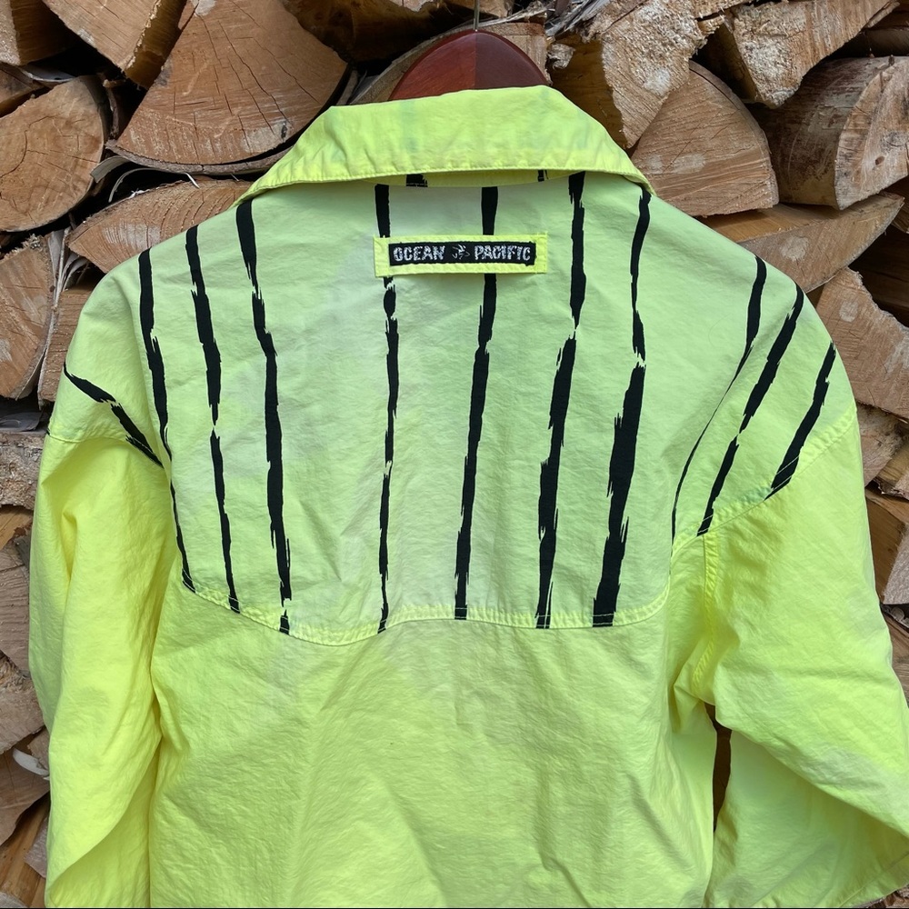 Retro wind Breaker - Picture 2 of 5